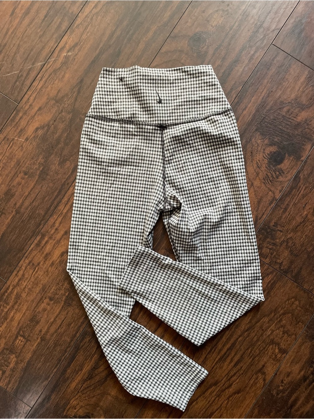 High-Waist Leggings - Black & White